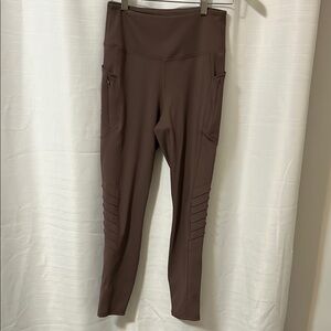 Stretchy Leggings with Minimalist Design